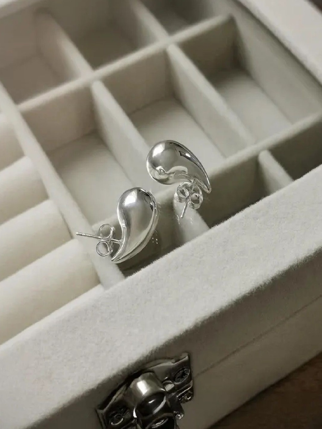 

Crazy Fashion Teardrop Shaped Studs, Silver