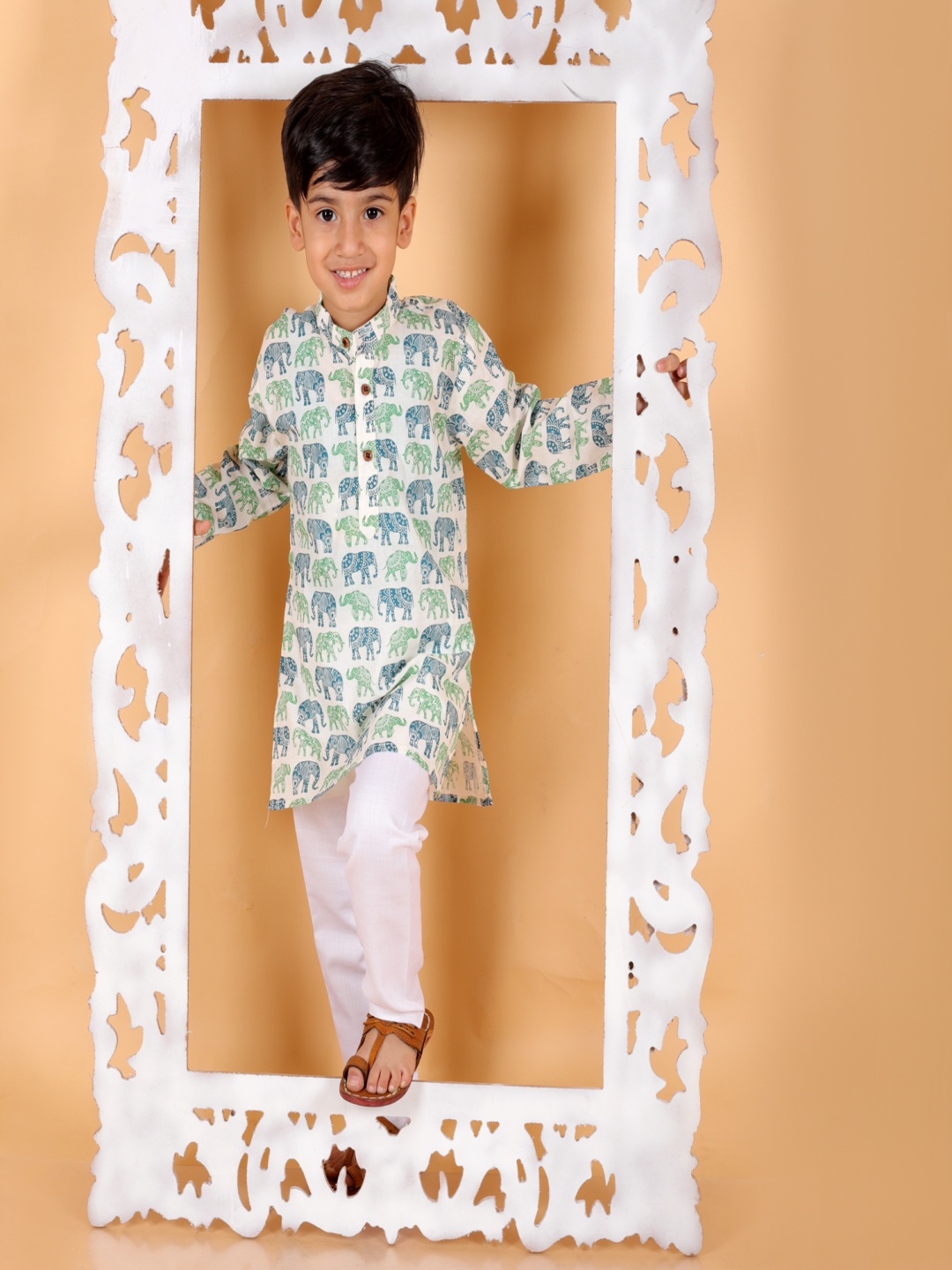 

MoMaa Boys Printed Regular Pure Cotton Kurta with Trousers, Green