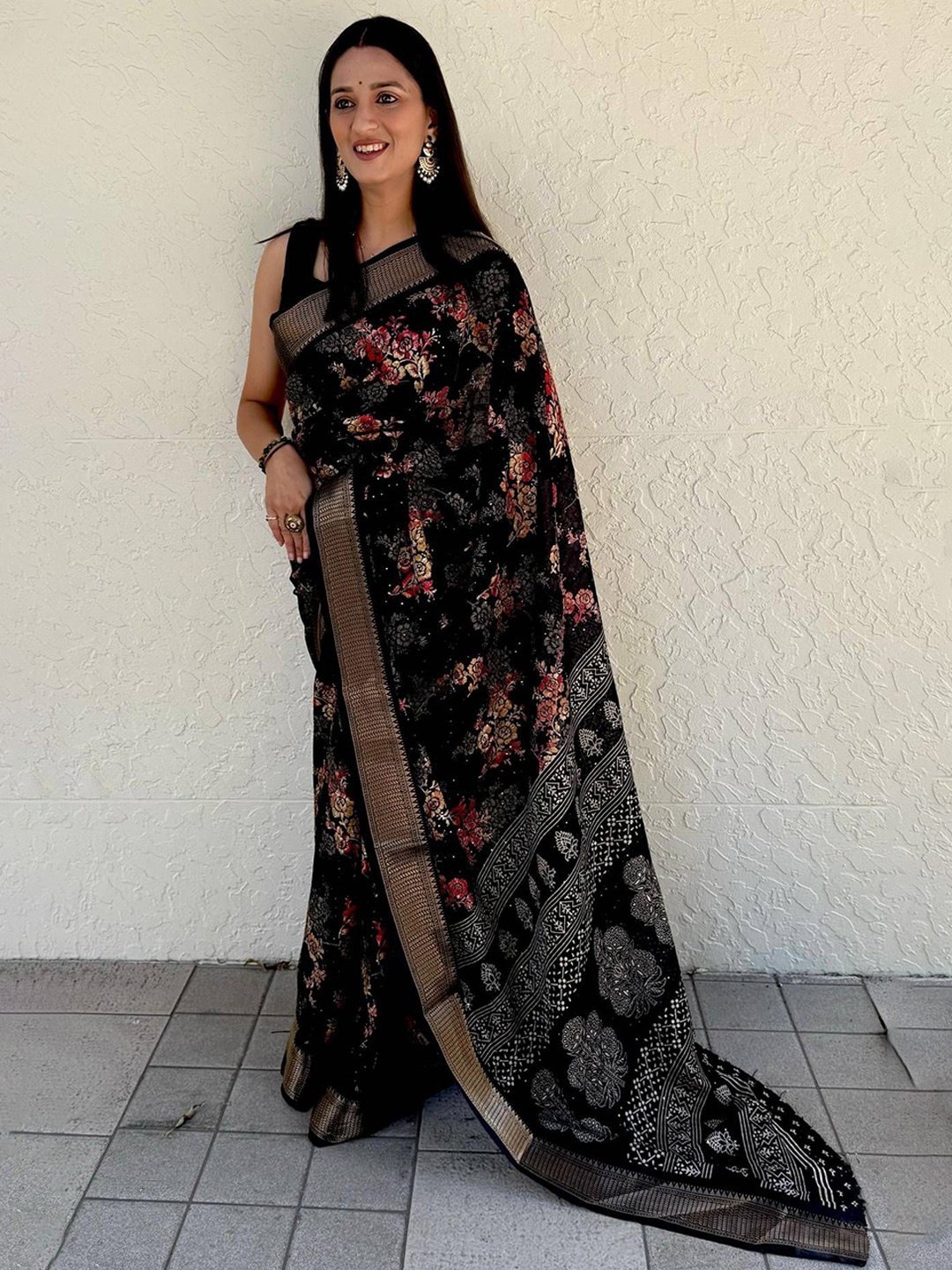 

HI FI NX Floral Zari Pure Cotton Kanjeevaram Saree, Black