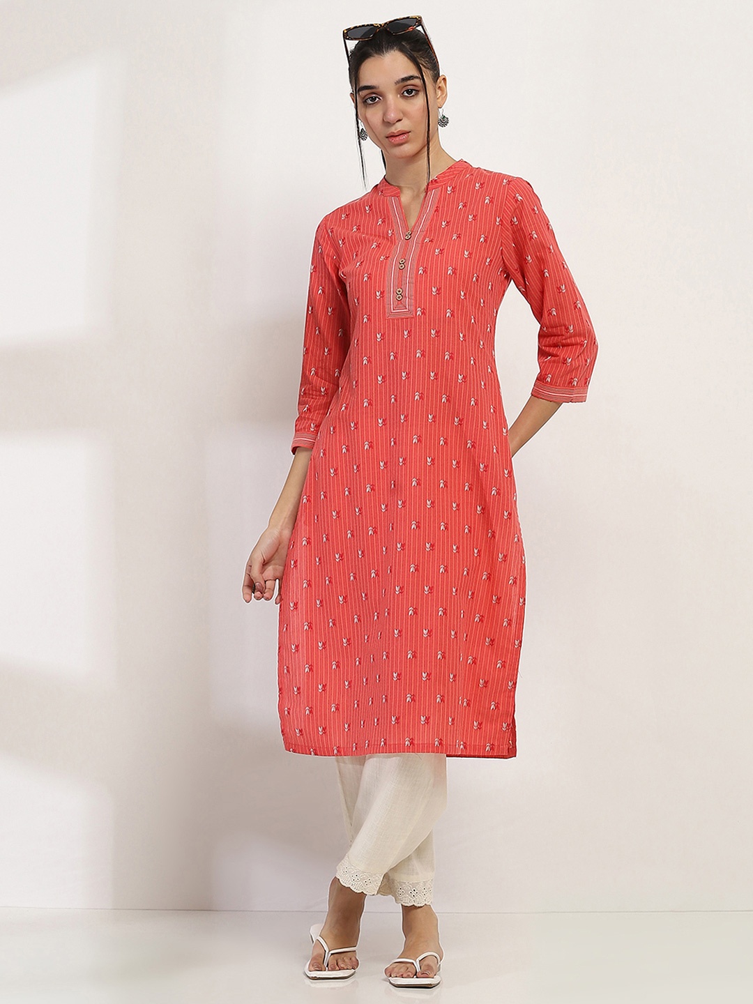 

Rangriti Floral Printed Mandarin Collar Straight Kurta, Orange