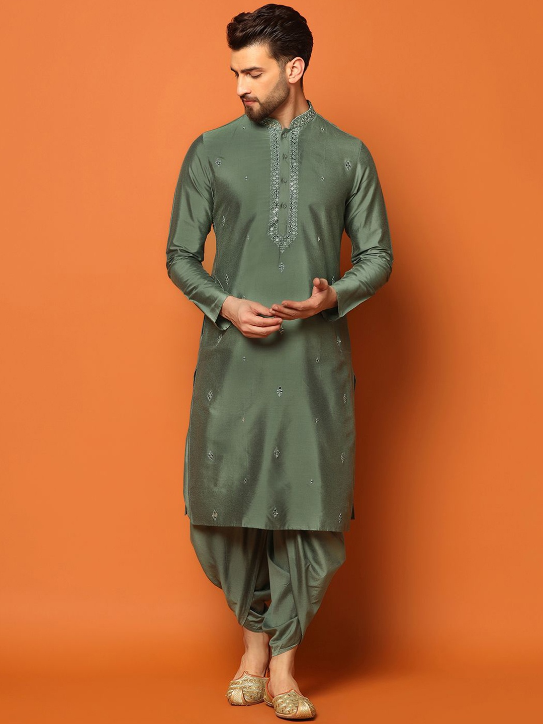 

KISAH Men Embroidered Regular Kurta with Dhoti Pants, Green