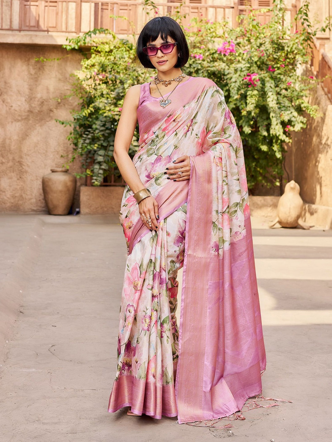 

Sanu Silk Floral Zari Silk Blend Tussar Saree, Purple