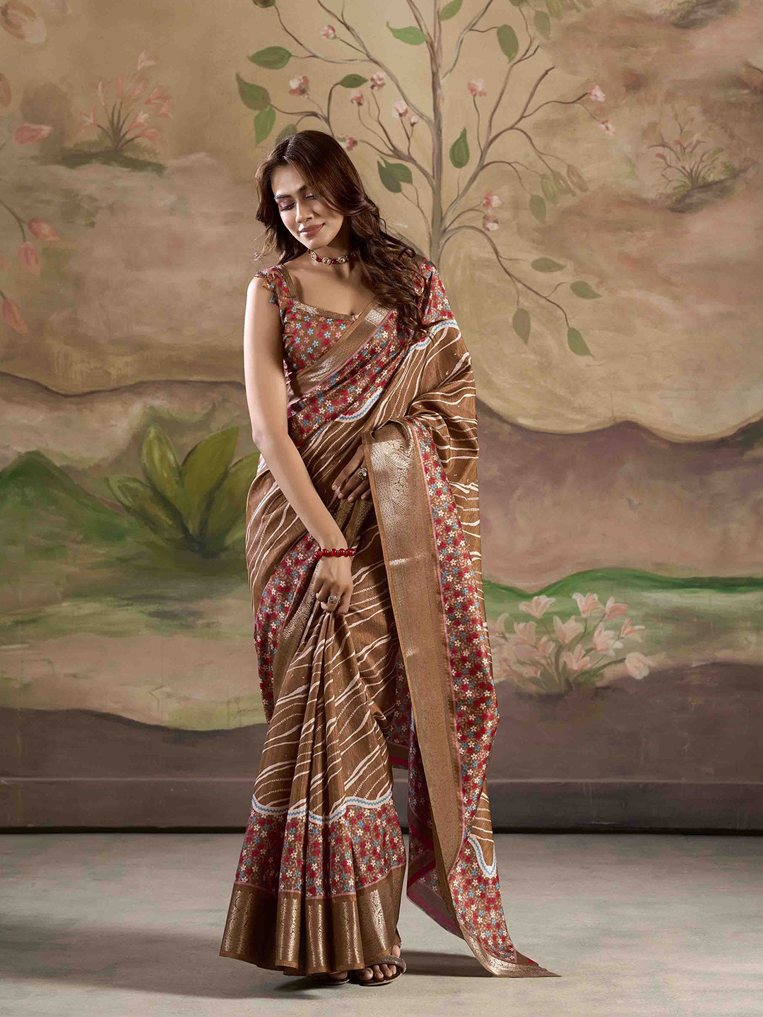 

DIVASTRI Striped Zari Silk Blend Saree, Brown