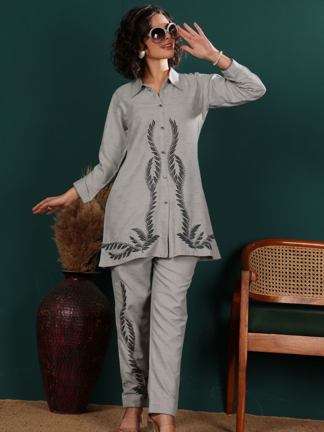 

Lative Colours of Fashion Floral Embroidered Shirt Collar Tunic With Trouser, Grey