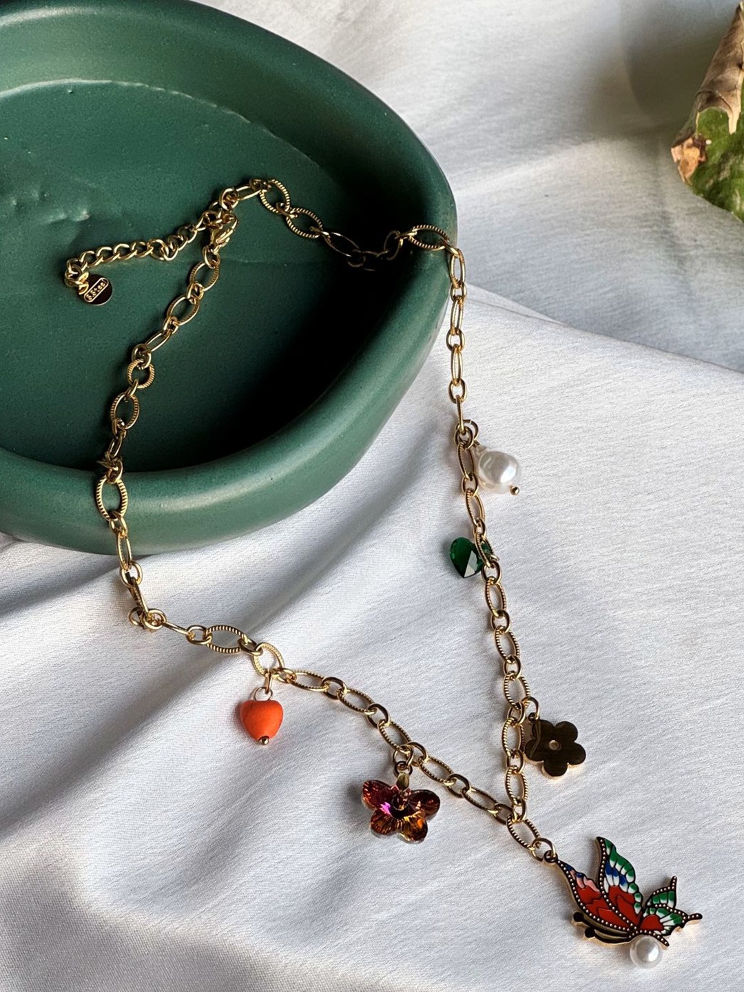 

The Jewellery Tale Gold-Plated Chunky Chain With Charms