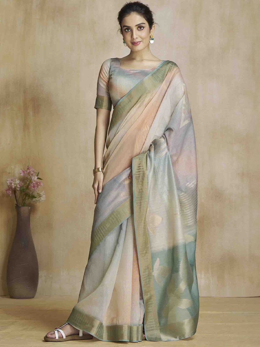 

DIVASTRI Woven Design Zari Silk Blend Saree, Green