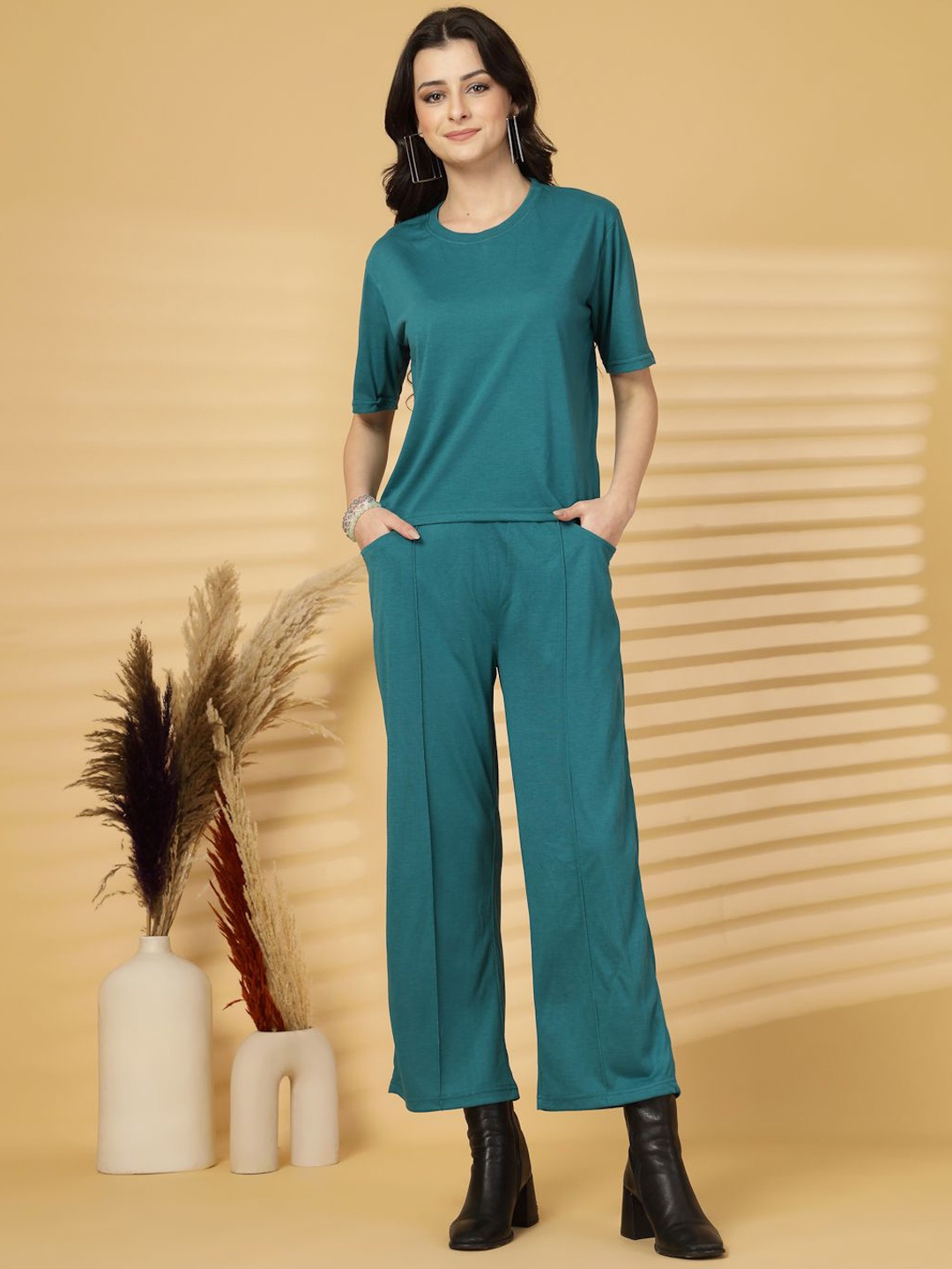 

Chemistry Round Neck T-Shirt With Trousers, Teal