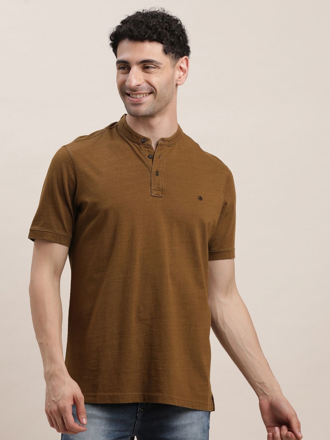 

Turtle Men Henley Neck Pockets Slim Fit T-shirt, Brown