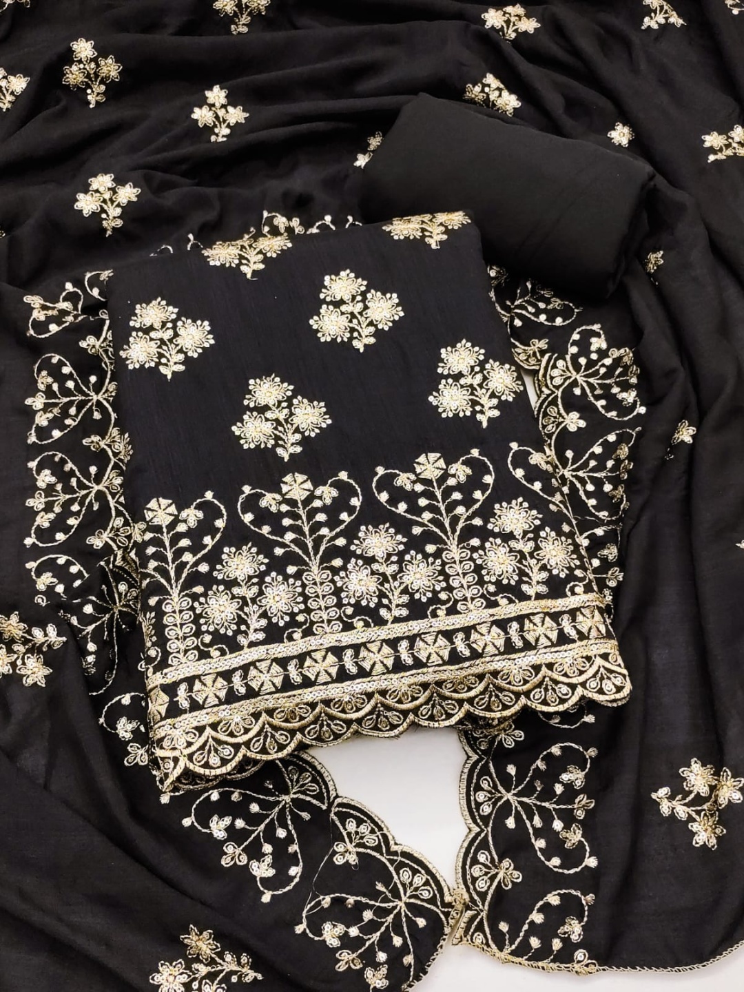 

SWARNGANGA TEX Floral Embroidered Georgette Unstitched Dress Material, Black