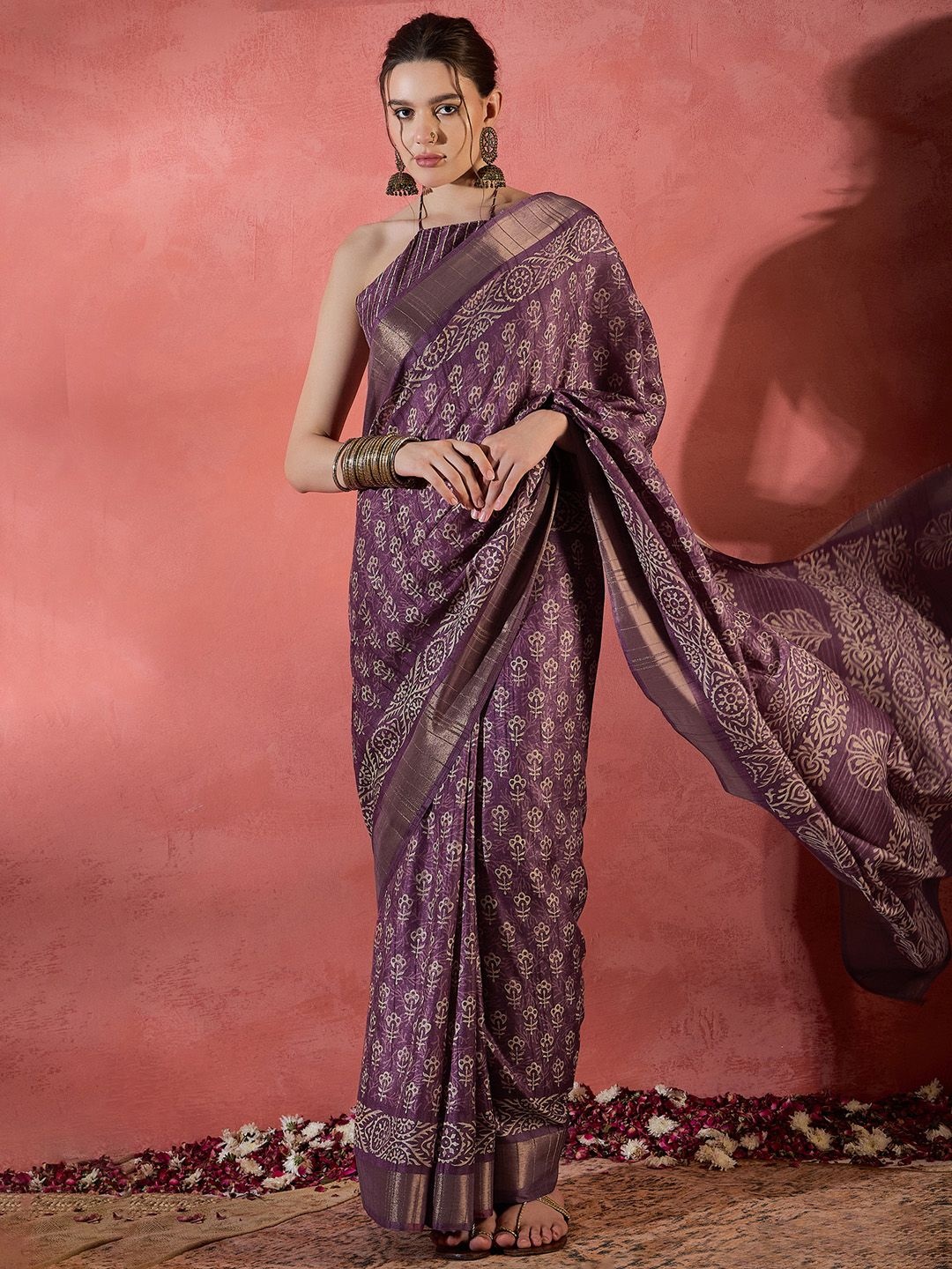 

Mitera Bagh Zari Silk Blend Sungudi Saree, Magenta