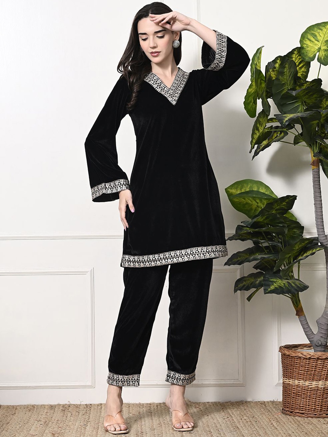 

KALINI Women Embroidered Regular Velvet Kurta with Palazzos, Black