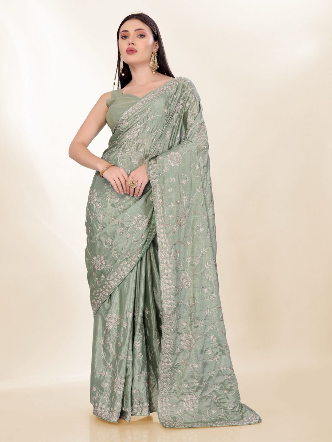 

VenderVilla Floral Sequinned Saree, Green