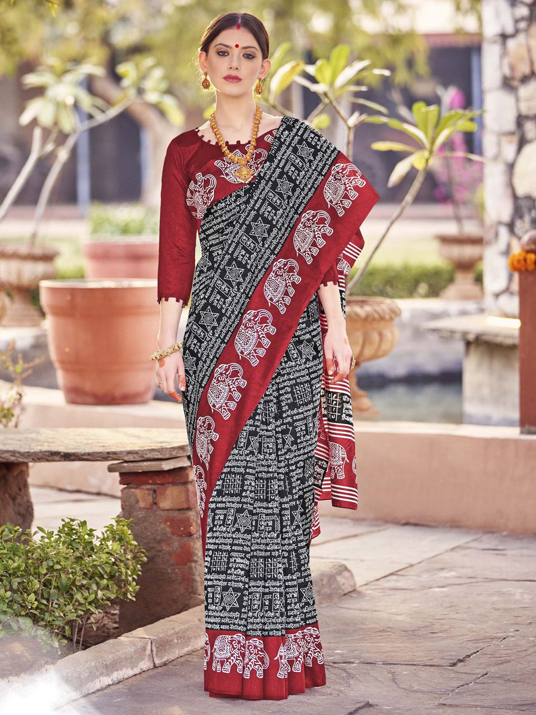 

Mitera Ethnic Motifs Silk Blend Bagh Saree, Black