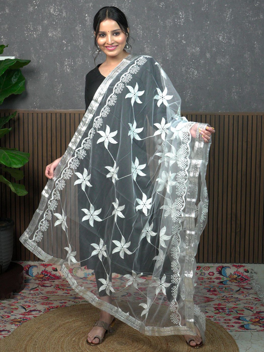 

HELLA FASHIONS Embroidered Dupatta, Silver