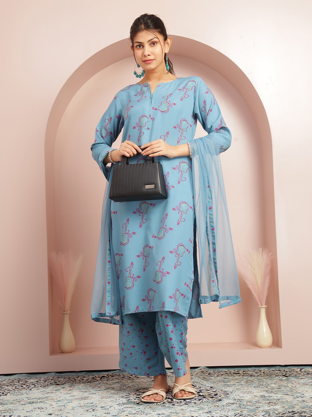 

DIVASTRI Women Printed Regular Kurta with Trousers & With Dupatta, Blue