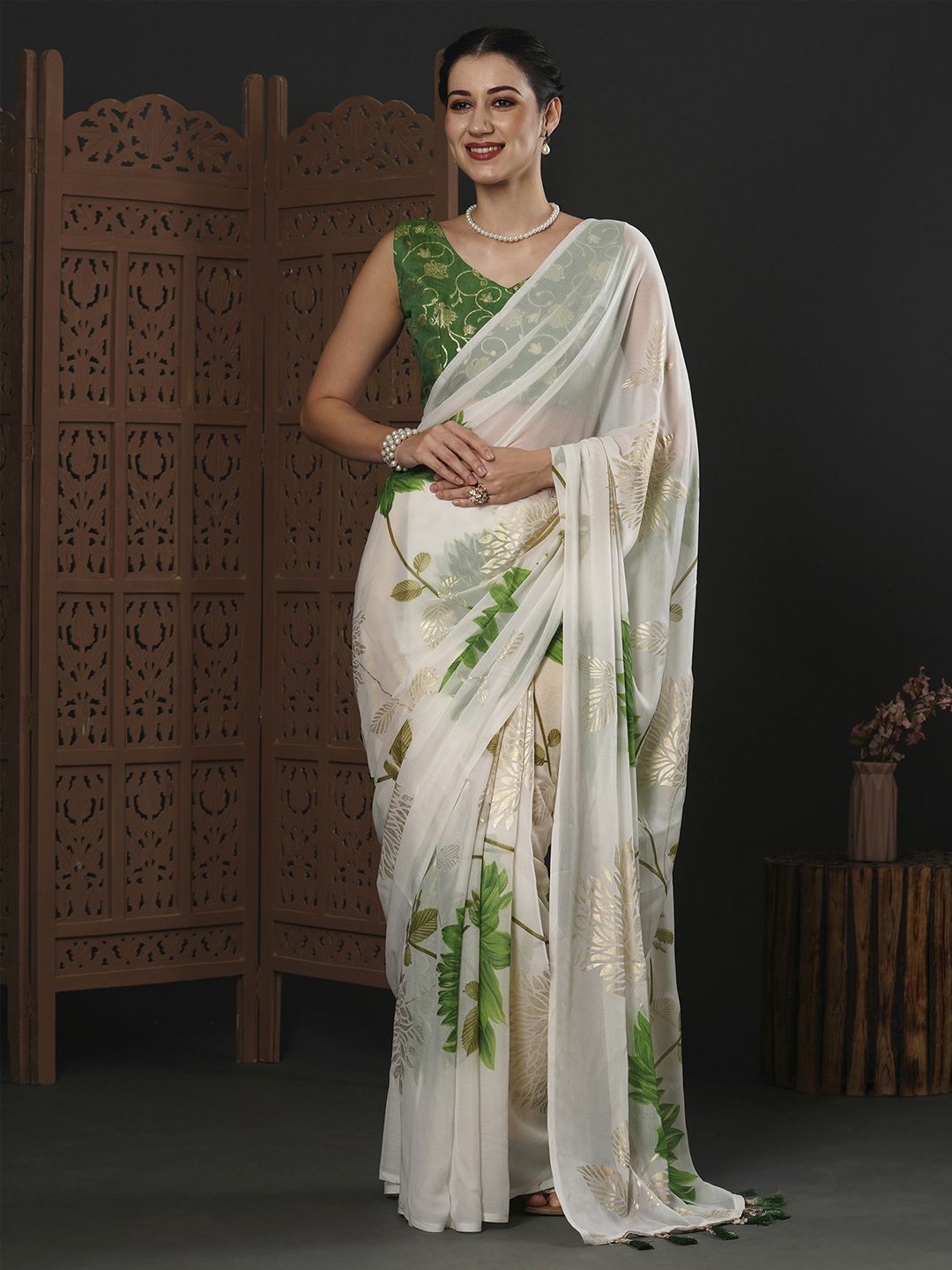 

Mitera Floral Poly Georgette Saree, White