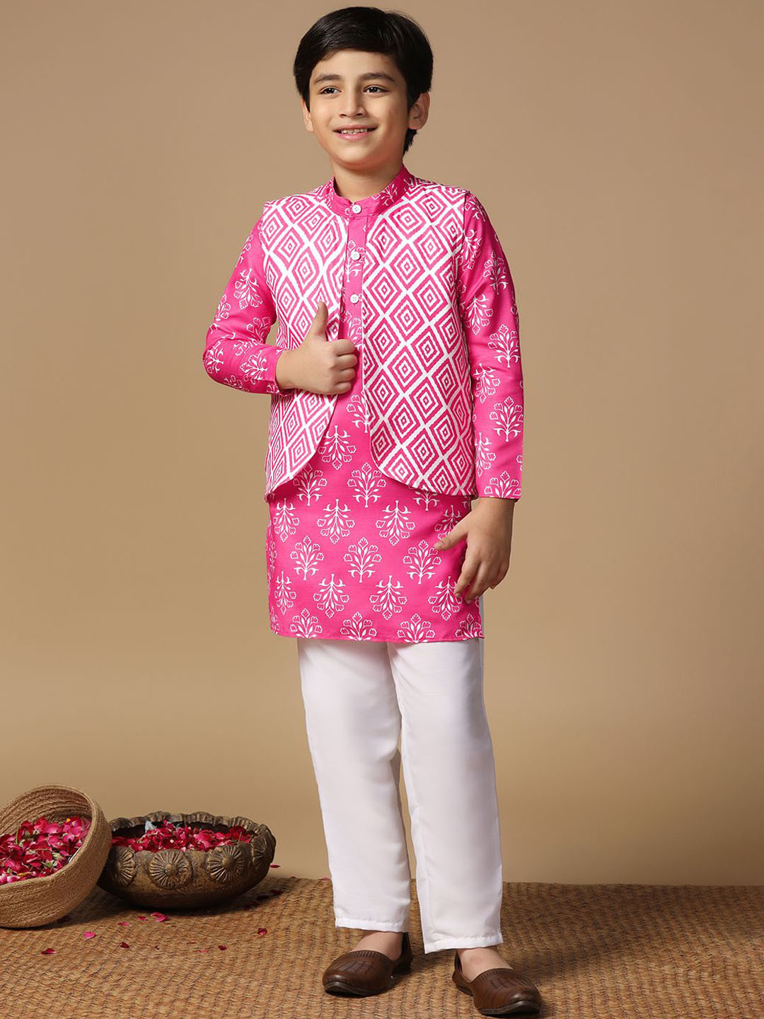 

BAESD Boys Floral Printed Regular Kurta with Trousers, Pink