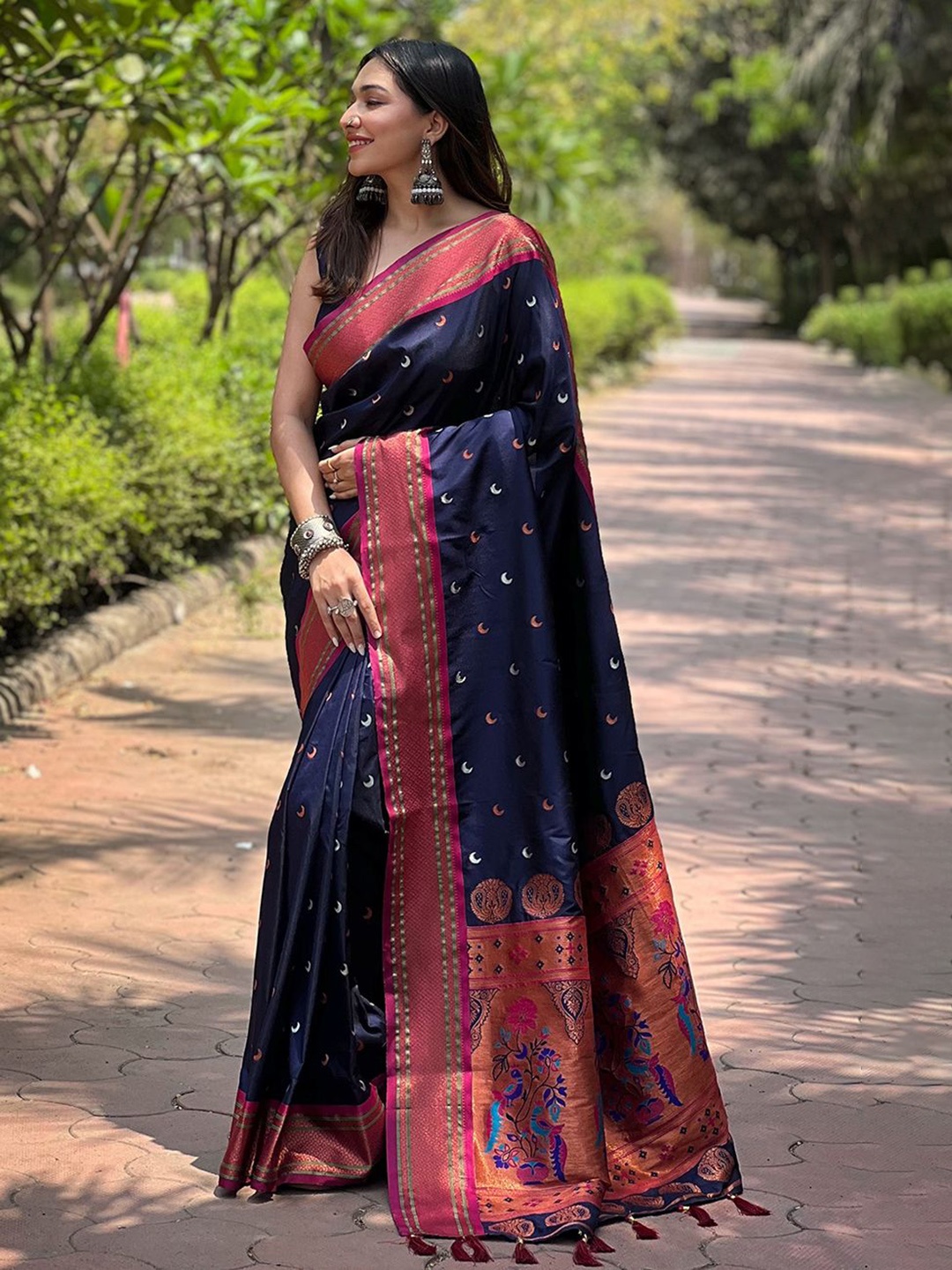 

all about you Ethnic Motifs Zari Silk Blend Paithani Saree, Navy blue