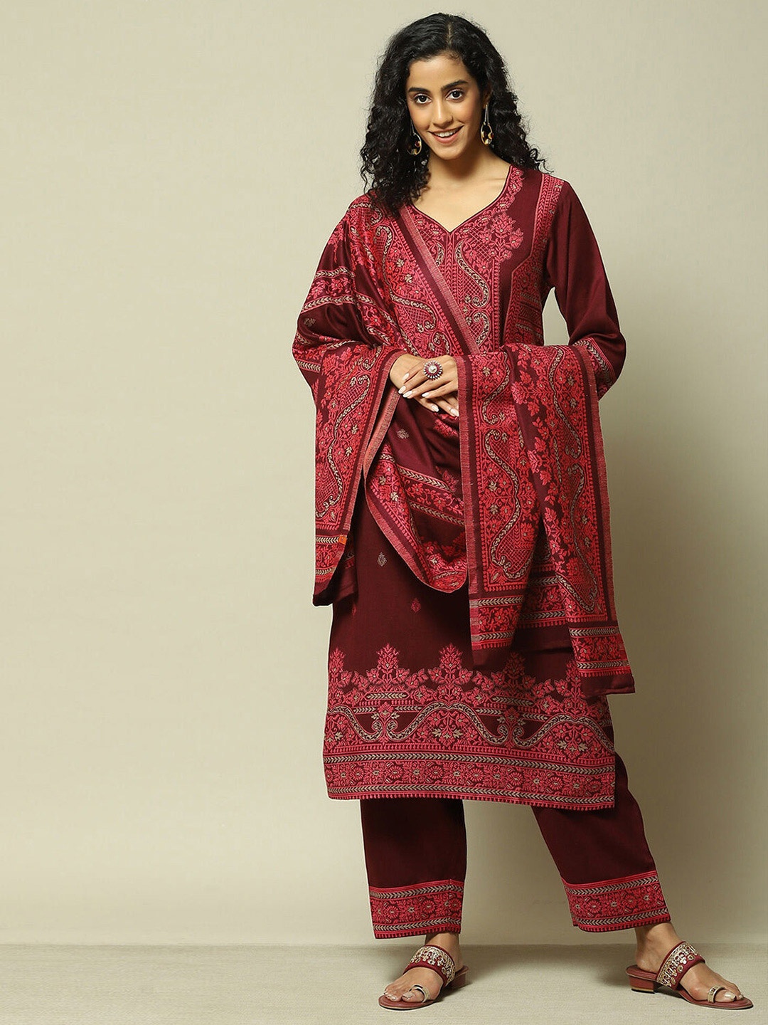 

Rangriti Women Floral Printed Regular Kurta with Palazzos & With Dupatta, Maroon