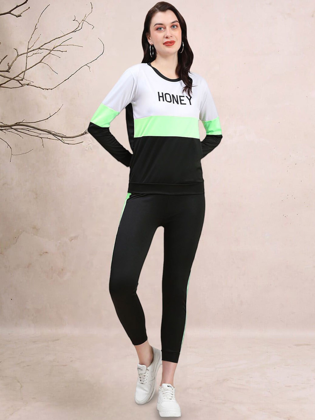 

DTR FASHION Women Tracksuit, Green