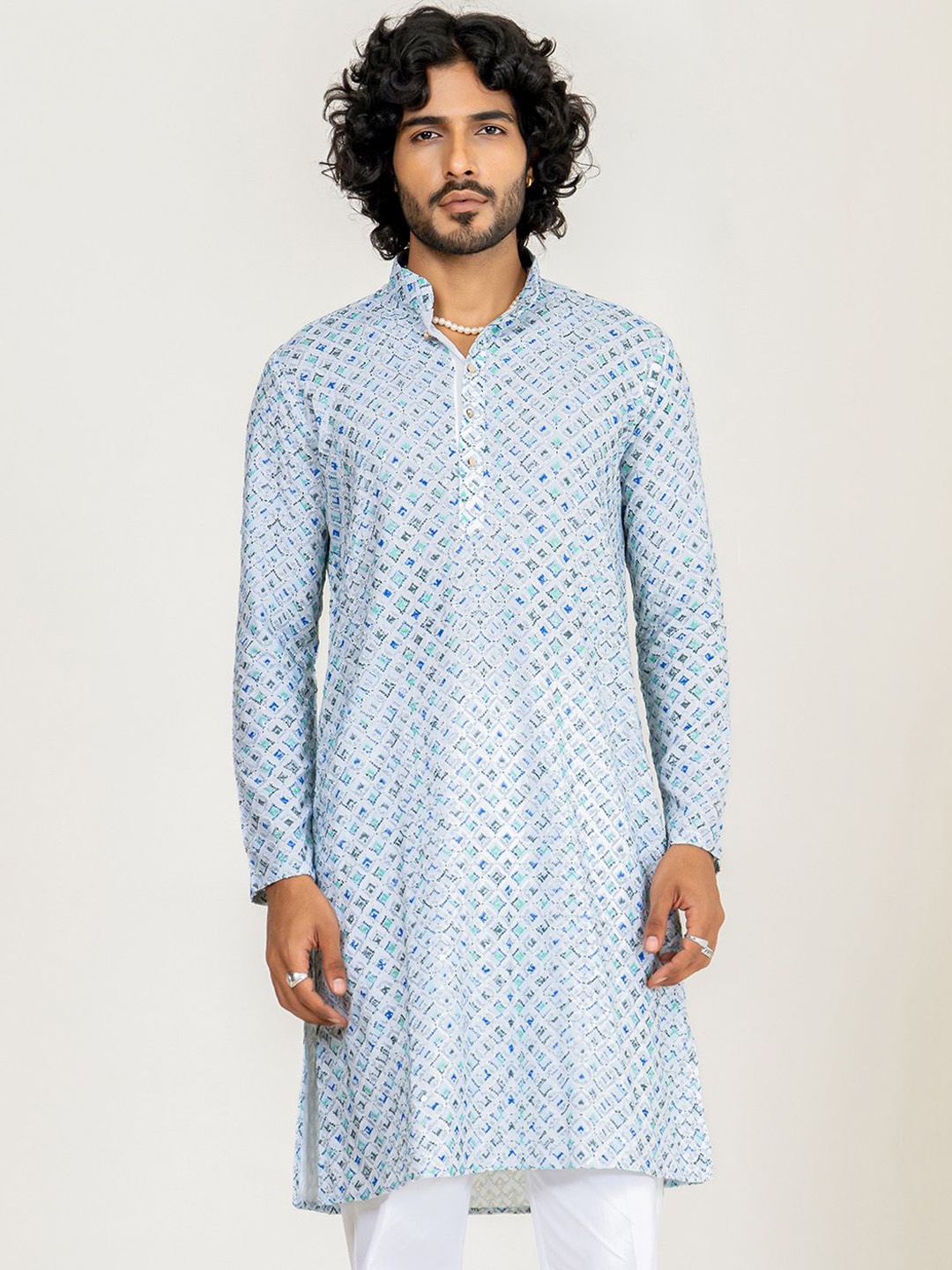 

Tistabene Geometric Printed Thread Work Mandarian Collar Straight Kurta, Blue