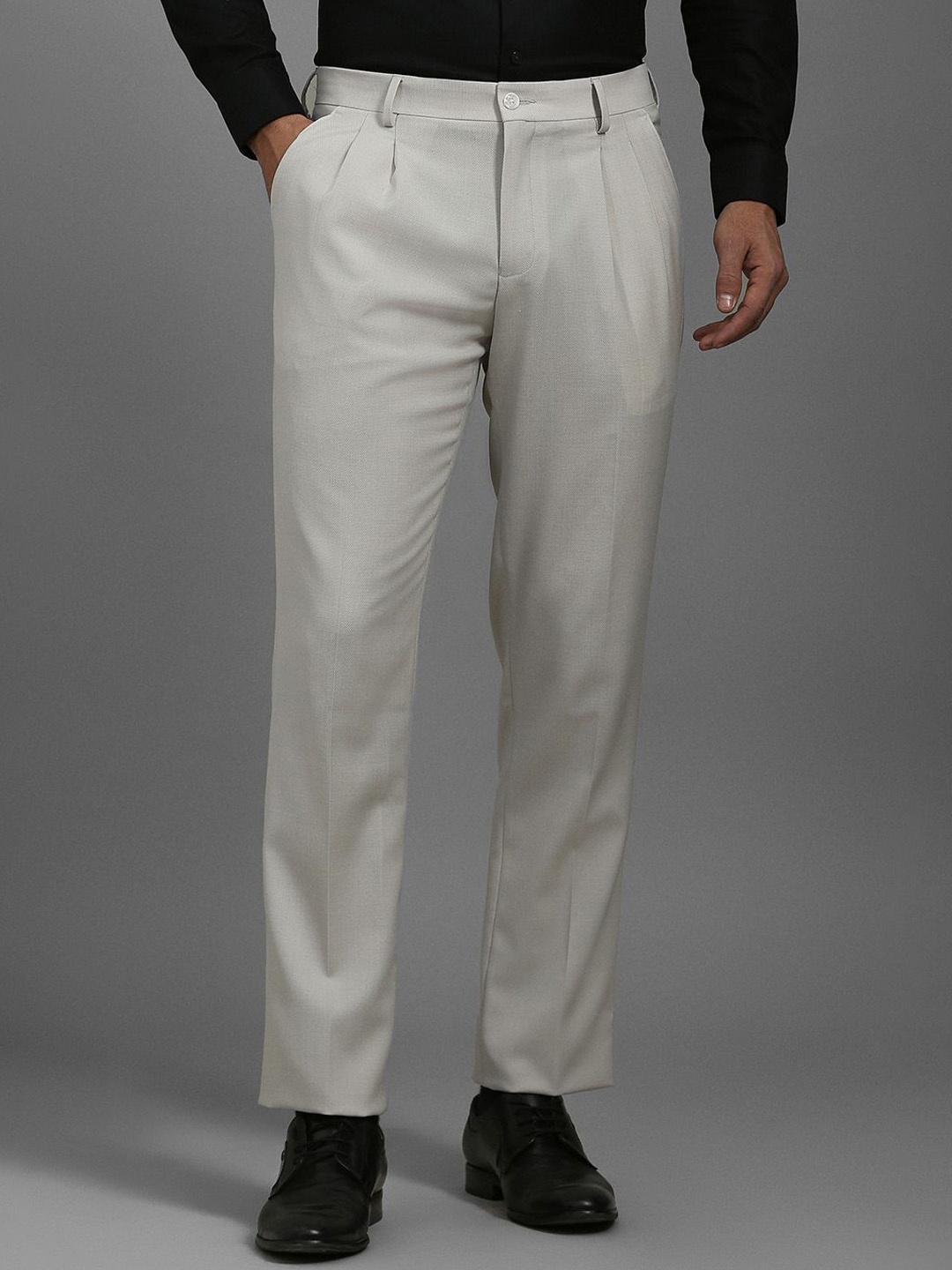 

Louis Philippe Men Printed Pleated Trousers, Grey