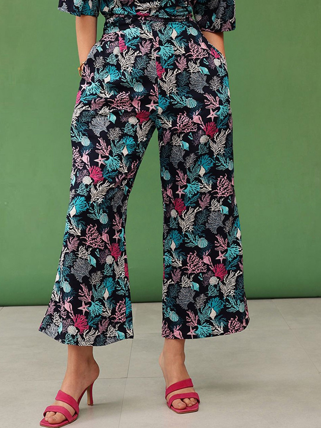 

CORSICA Women Floral Printed Trousers, Blue