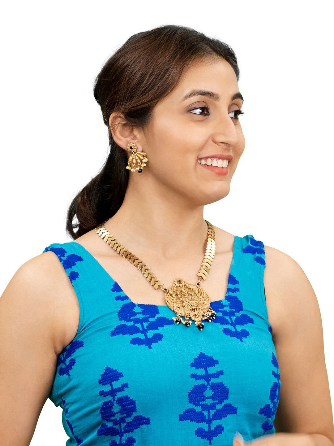 

Shining Jewel - By Shivansh Gold-Plated Stones Studded & Pearls Beaded Jewellery Set