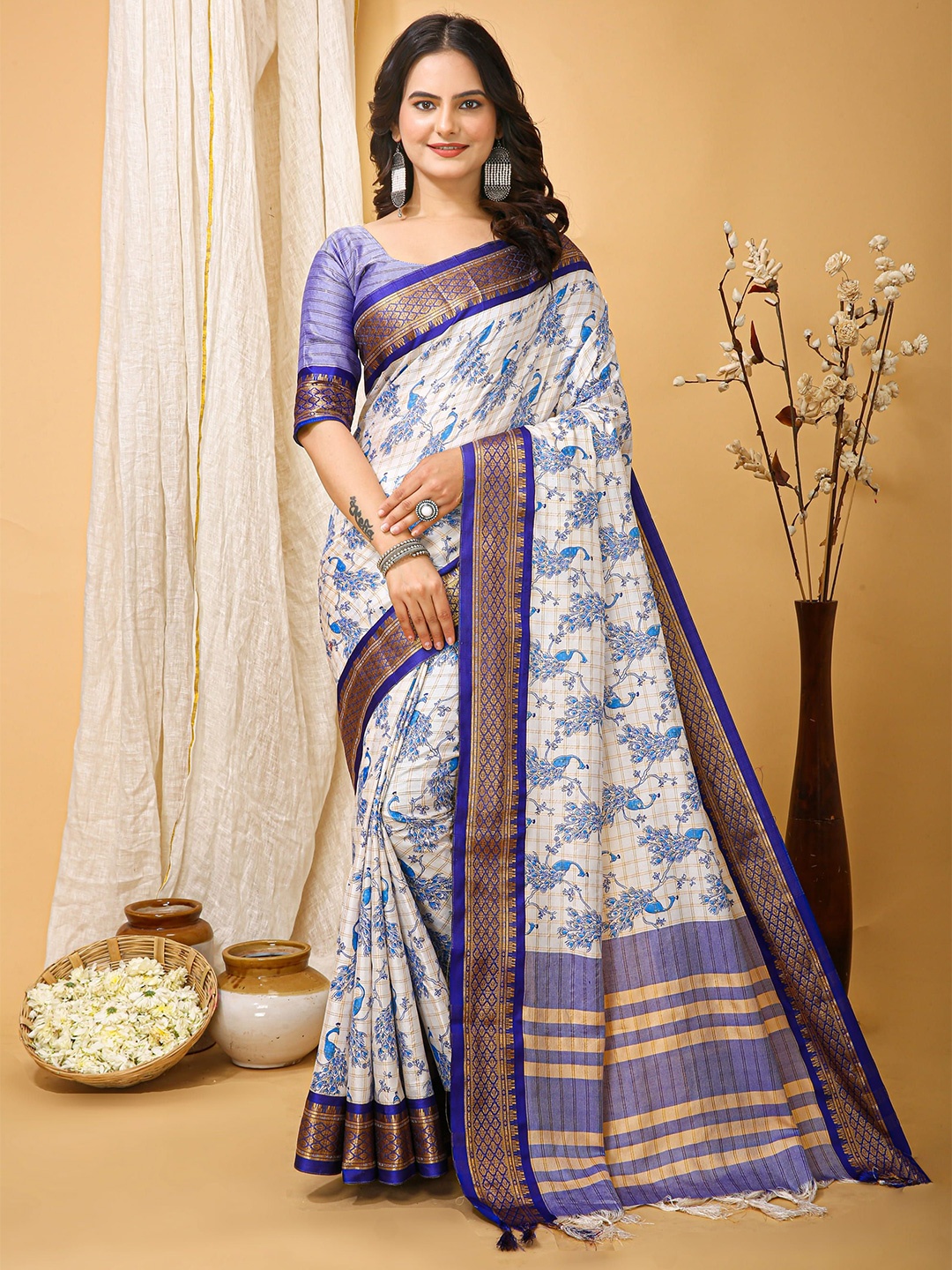 

HI FI NX Ethnic Motifs Zari Silk Cotton Chanderi Saree, White