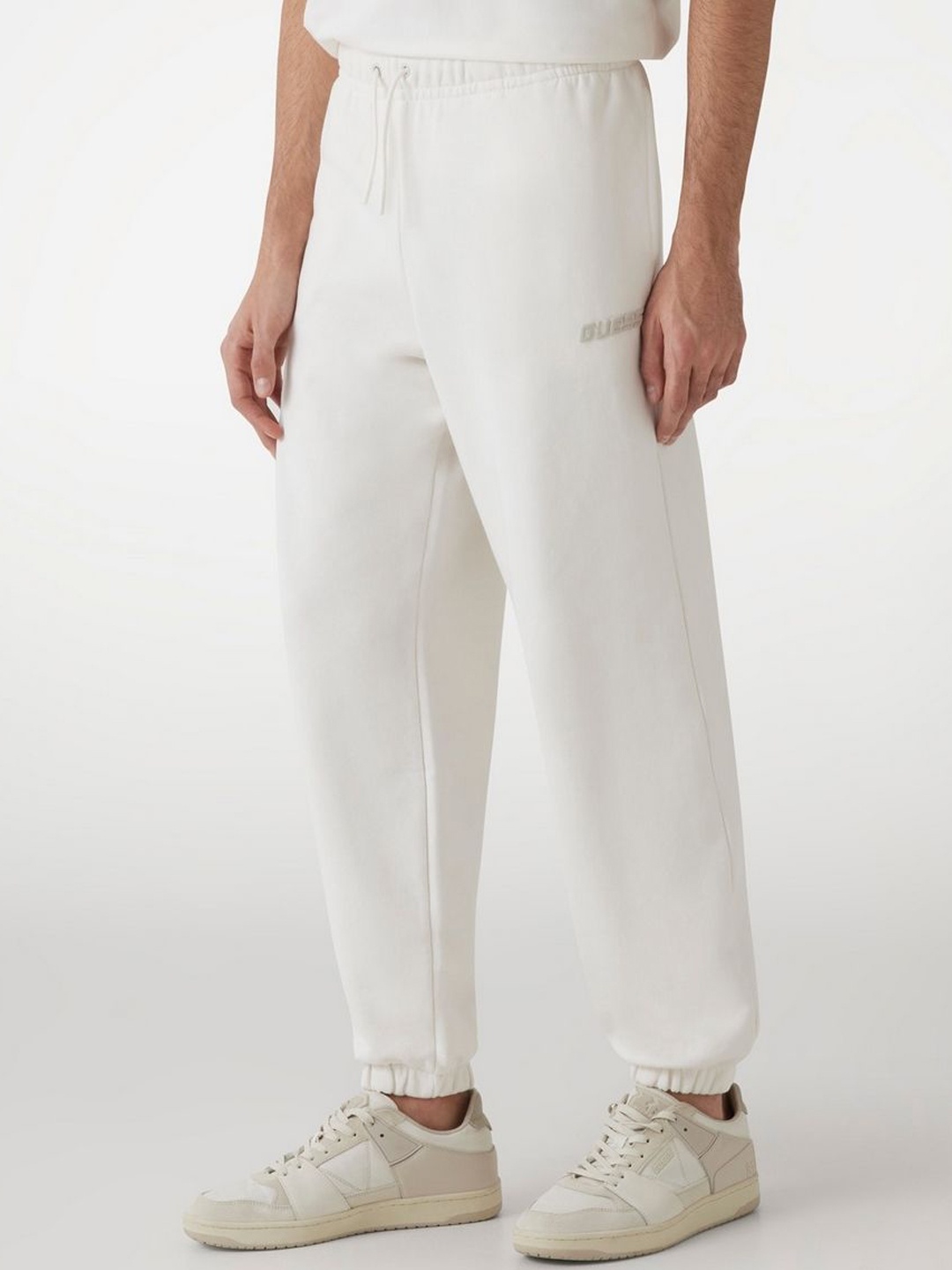 

GUESS Men Mid-Rise Emis Cuffed Joggers, White