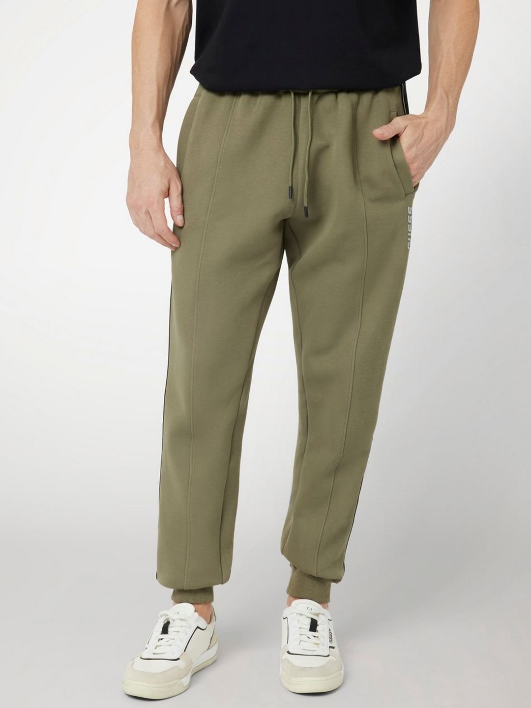

GUESS Men Mid-Rise Joggers, Green