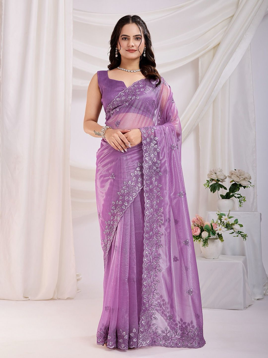 

VenderVilla Floral Sequinned Net Saree, Purple