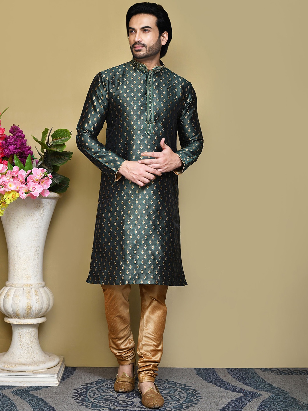 

RANAK Men Ethnic Motifs Embroidered Regular Kurta with Pyjamas, Green