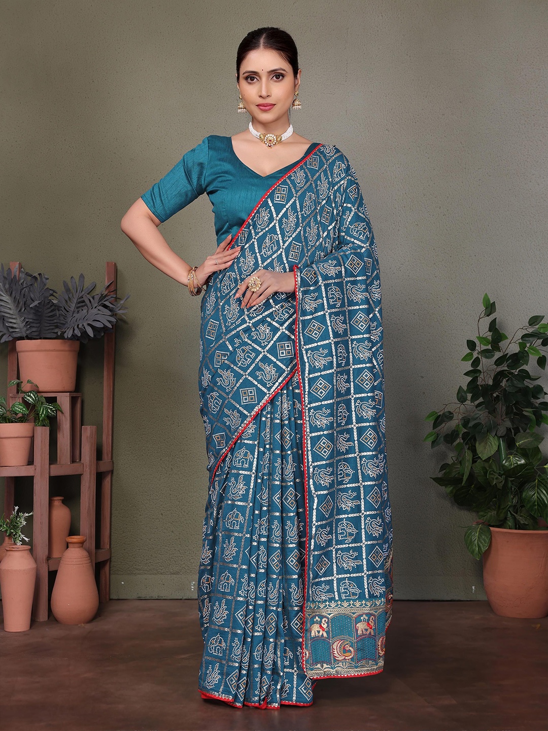 

ALAGINI Bandhani Gotta Patti Silk Blend Bandhani Saree, Blue
