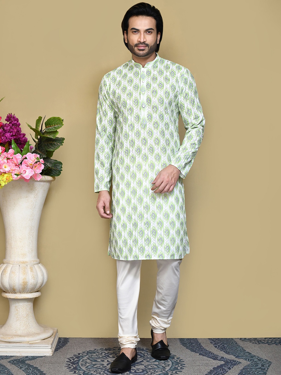 

RANAK Men Floral Embroidered Regular Pure Cotton Kurta with Pyjamas, Green