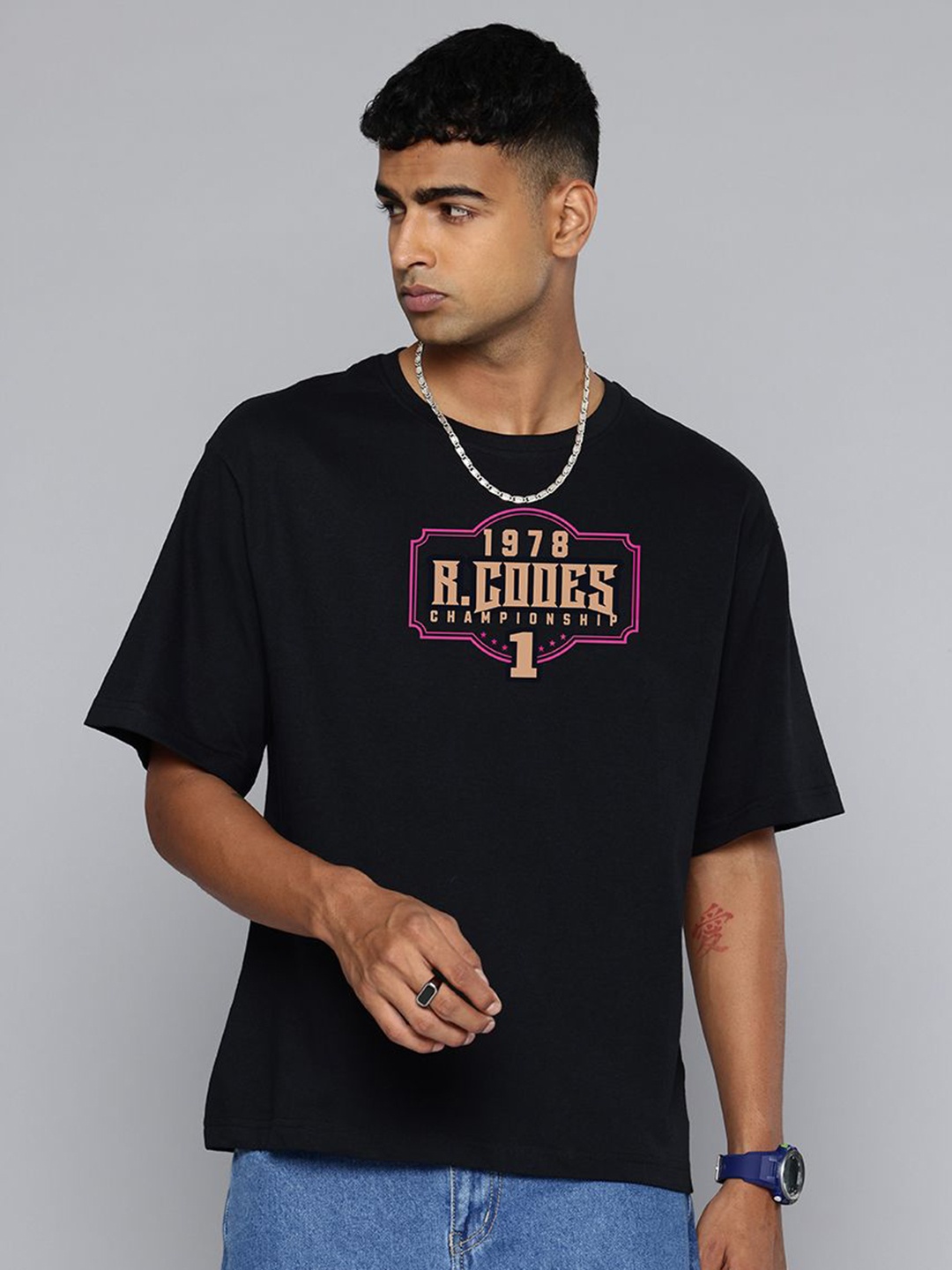 

R.Code by The Roadster Life Co. Men Printed Raw Edge T-shirt, Black