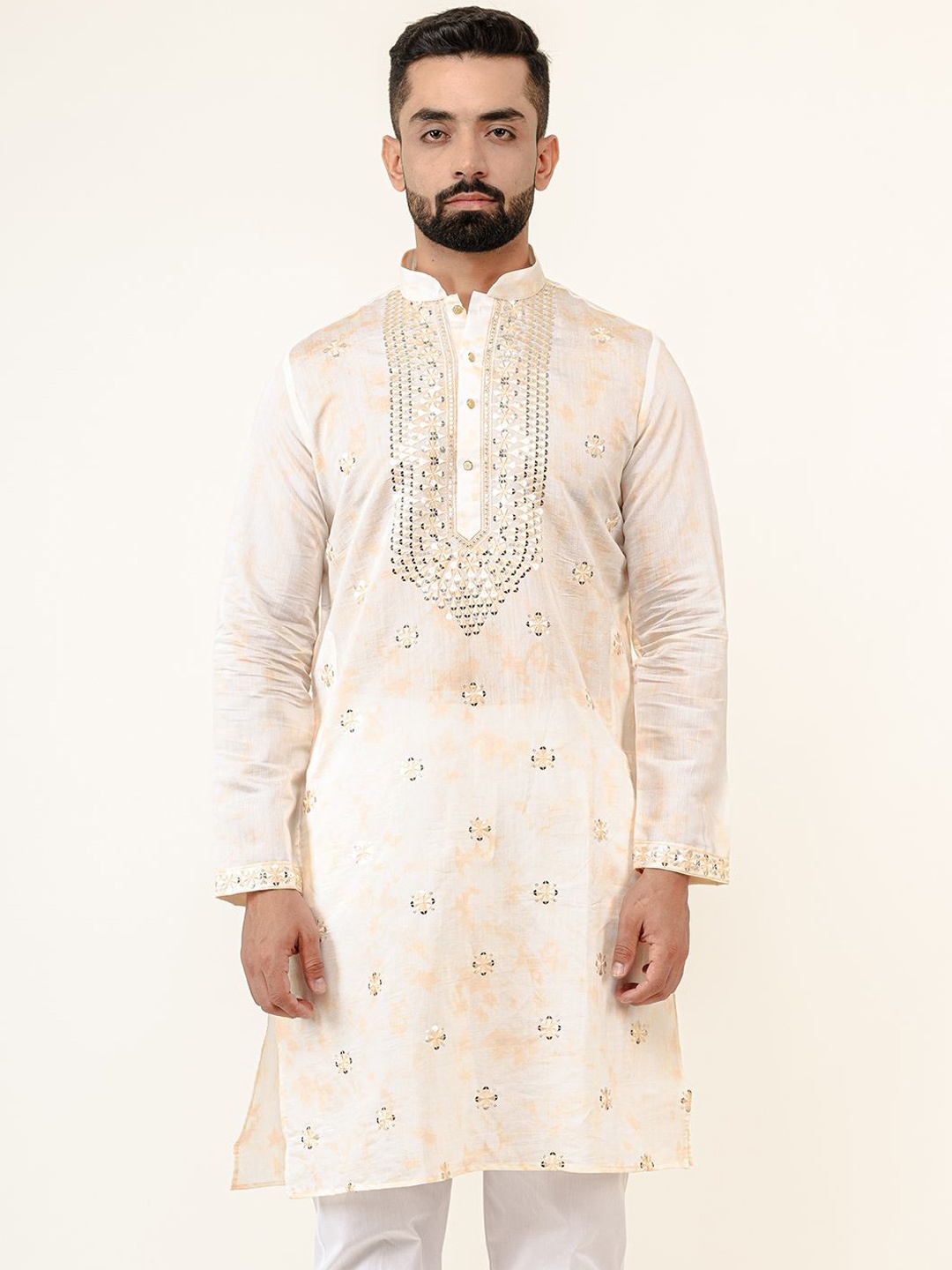 

Tistabene Floral Embroidered Sequinned Mandarin Collar Jacquard Straight Kurta, Cream