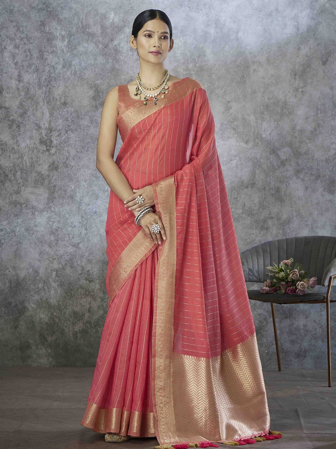 

KIMISHA Woven Design Zari Silk Blend Saree, Pink