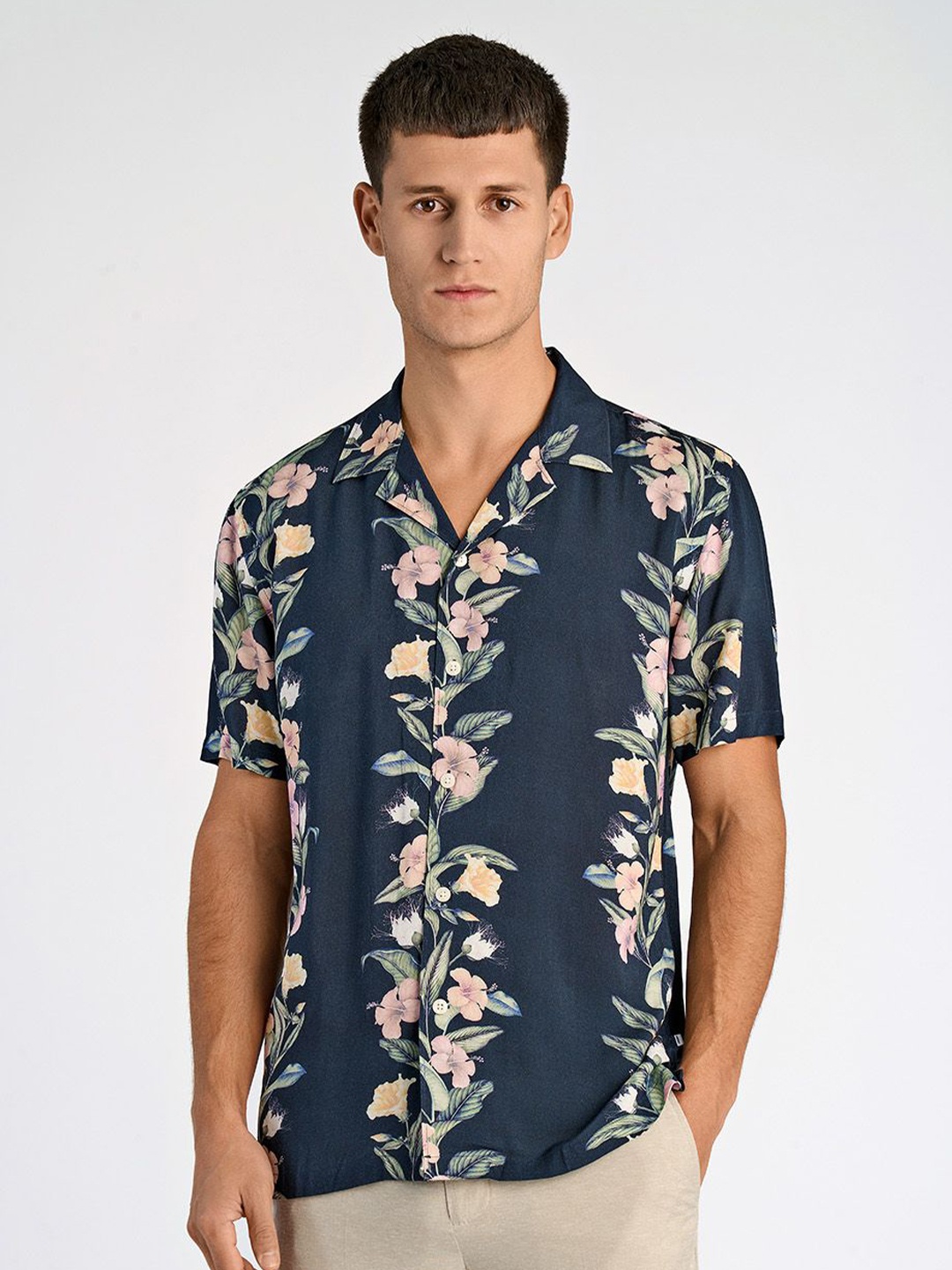 

LINDBERGH Men Floral Opaque Printed Casual Shirt, Blue