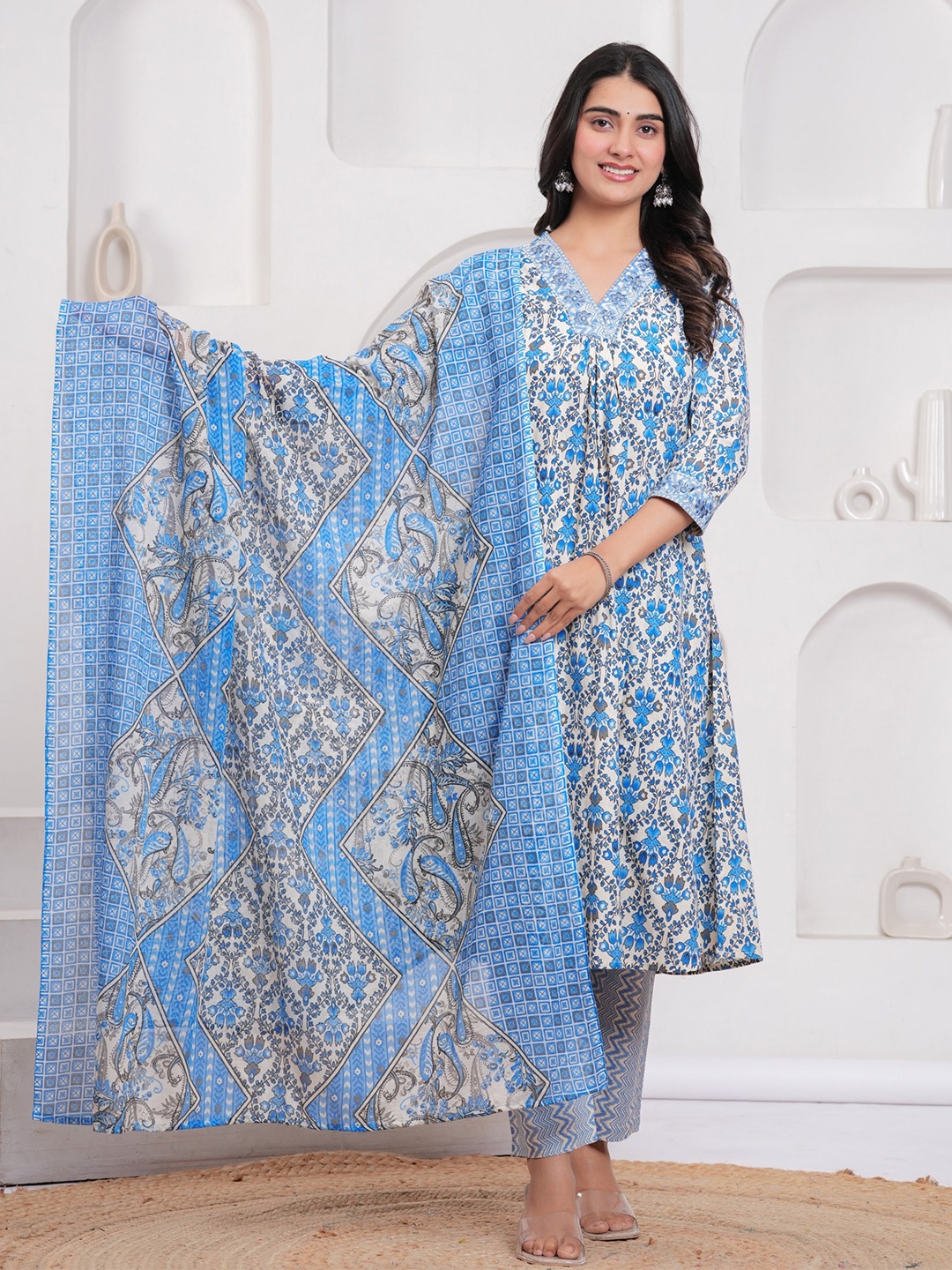 

CHIRAAI Women Floral Regular Pure Cotton Kurta with Trousers & With Dupatta, Blue