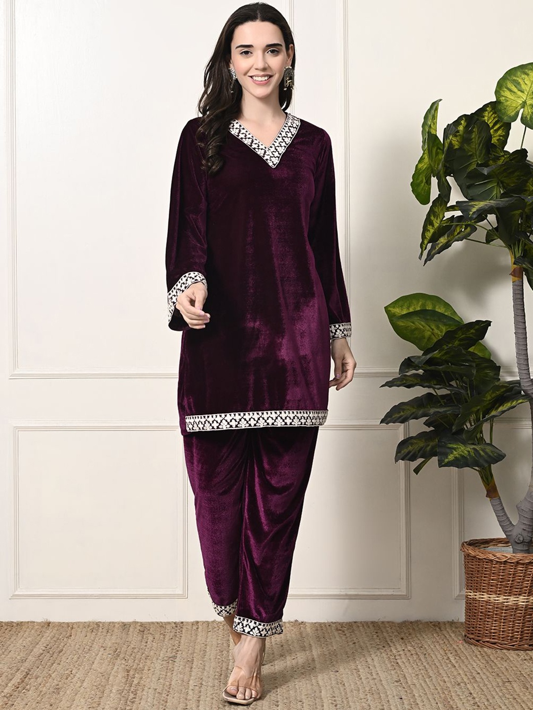 

KALINI Women Regular Velvet Kurta with Palazzos, Magenta