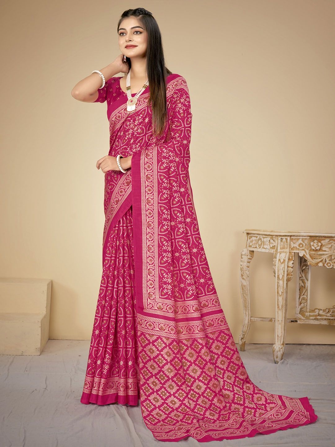 

Mitera Ethnic Motifs Silk Blend Bagh Saree, Pink