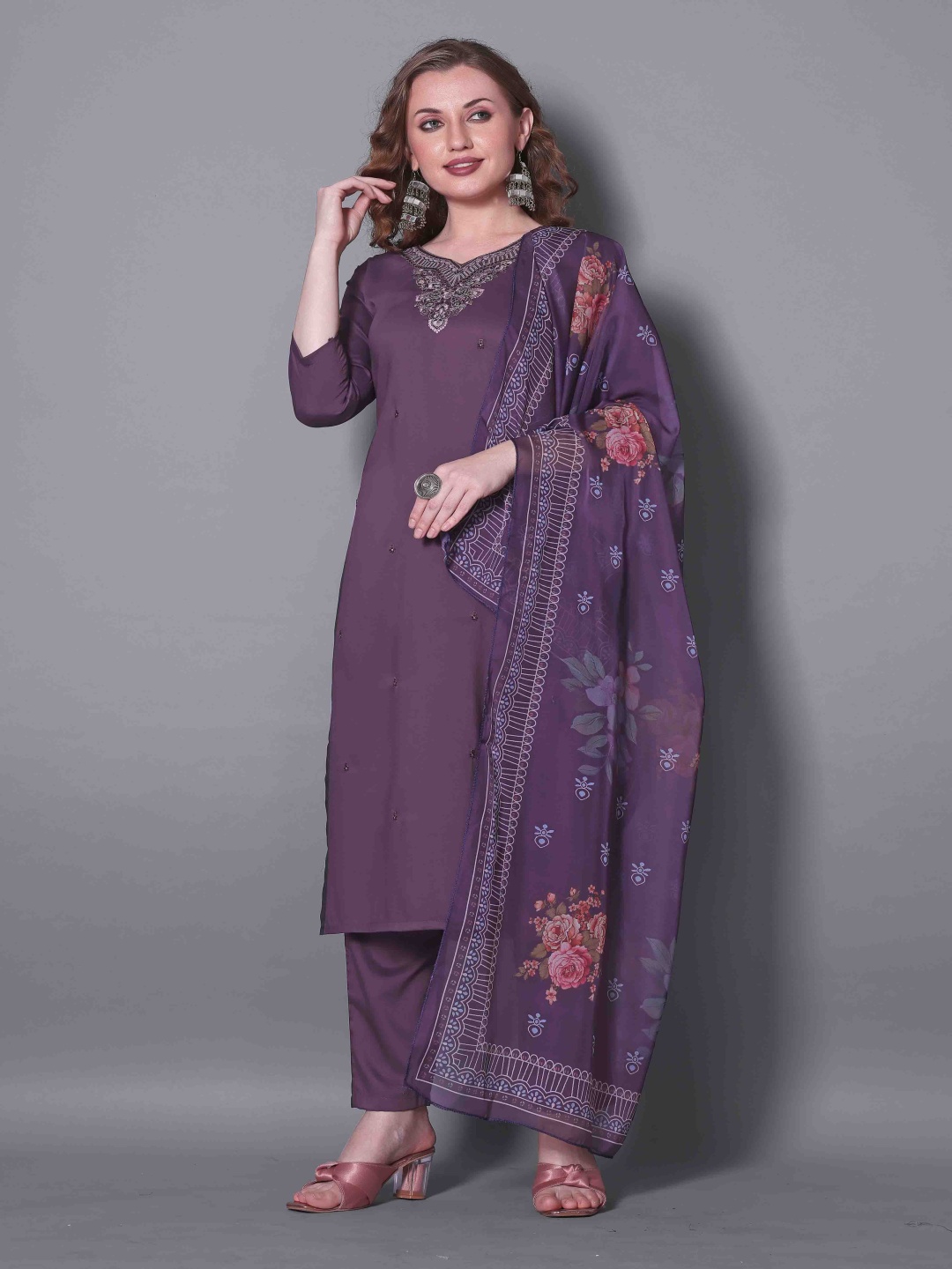 

Anouk Women Floral Embroidered Regular Thread Work Kurta with Trousers & With Dupatta, Lavender