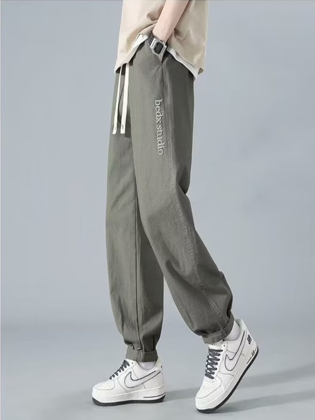

HERE&NOW Men Straight Fit Trousers, Grey