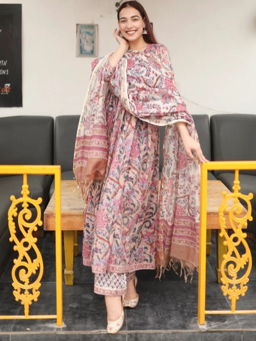 

Lookmark Women Floral Printed Regular Kurta with Palazzos & With Dupatta, Rose