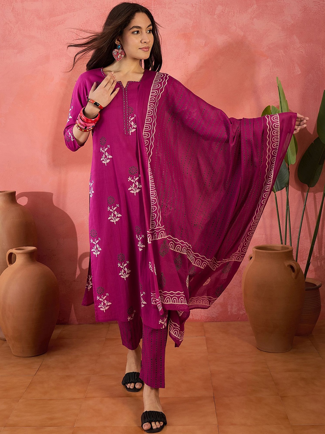 

Sangria Floral Printed Pure Cotton Kurta & Trousers With Dupatta, Magenta