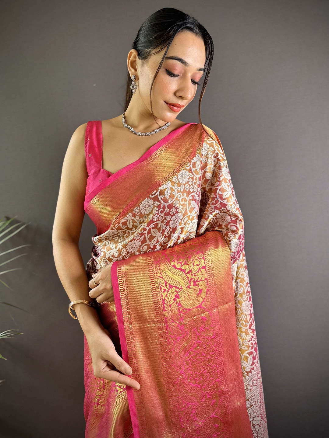 

NIWAA Woven Design Zari Tissue Kanjeevaram Saree, Brown