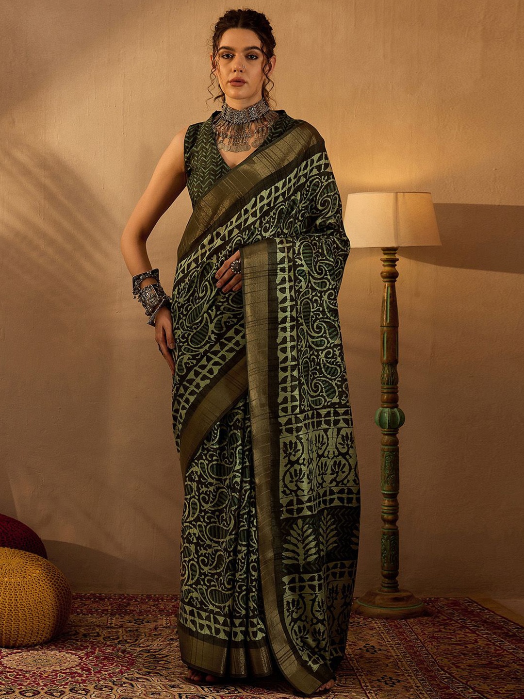 

Mitera Ethnic Motifs Zari Silk Blend Sungudi Saree, Olive