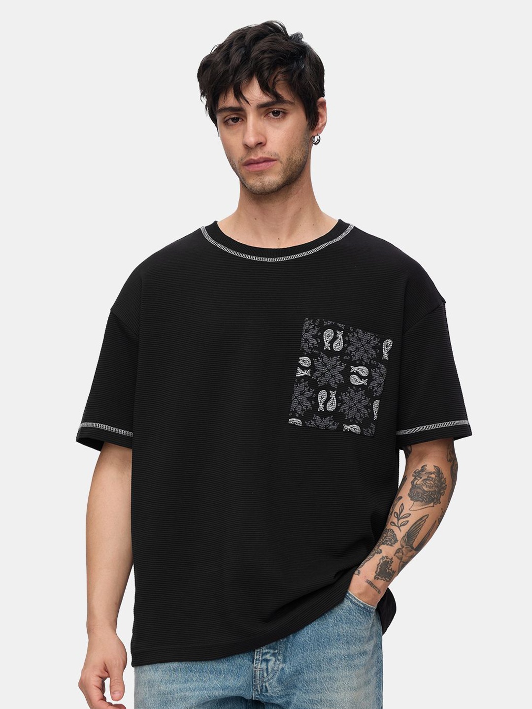 

The Souled Store Men Solid Oversized T-shirt, Black