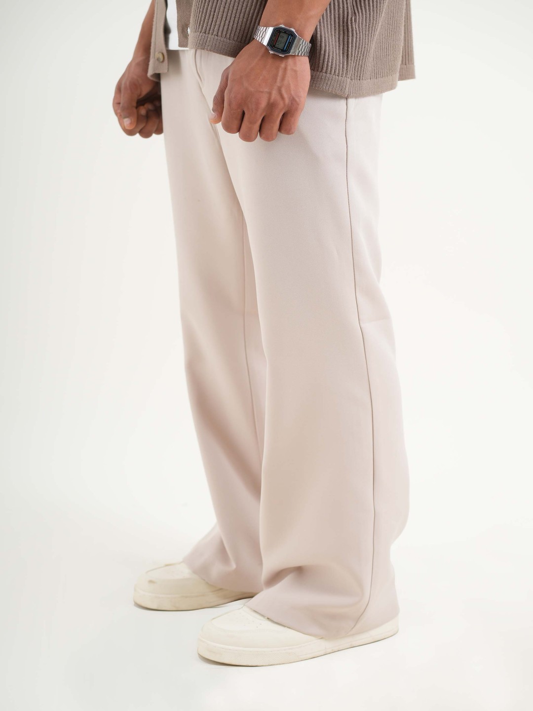 

Main Character India Men Relaxed Easy Wash Trousers, Cream